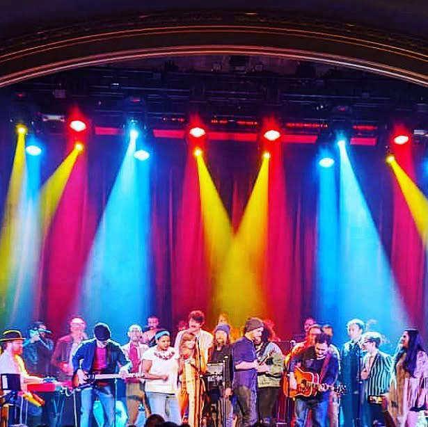 Live performance at the Last Waltz tribute